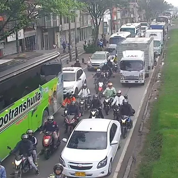 Accidente de tránsito Kennedy (Bogotá) dejó ciclista muerto: chocó con volqueta