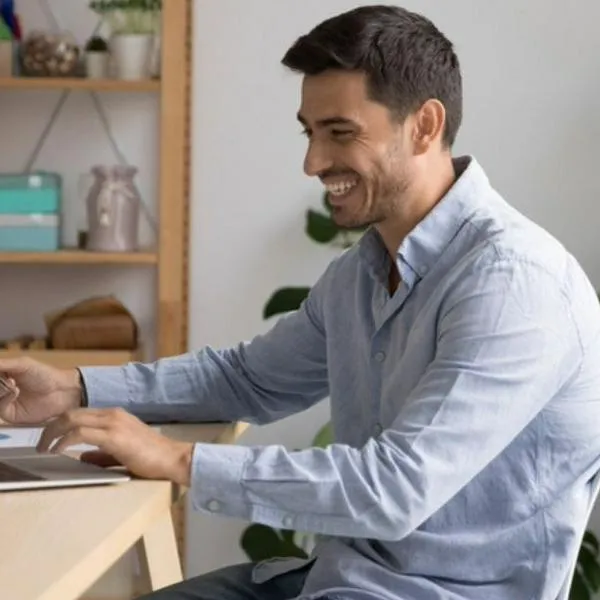 Ofertas de empleo para profesionales colombianos con sueldos en dólares. 