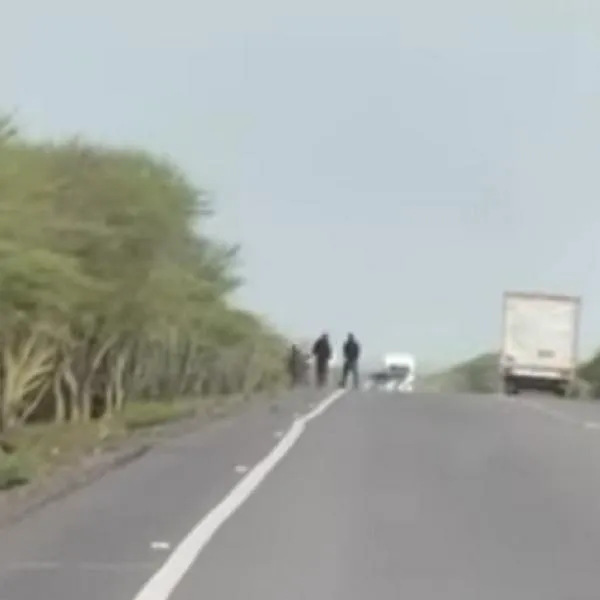 Hombres roban camión en La Guajira.