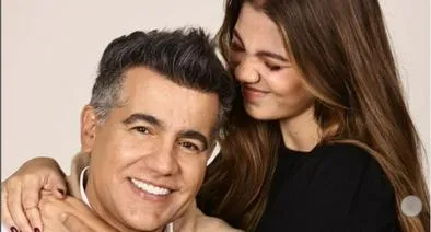 Hija de Carlos Calero se va a casar; se comprometió en Italia con su novio