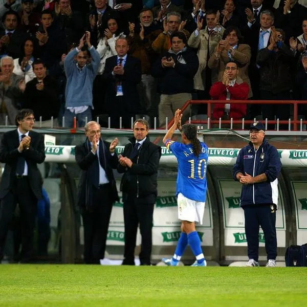 Roberto Baggio fue secuestrado y herido mientras veía partido de España y Italia