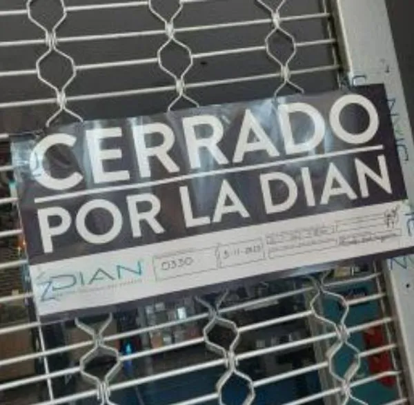 Dian anunció que cerrará 19 negocios en Bogotá y 4 de ellos están ubicados en El Dorado. La entidad hizo el sellamiento temporal de Doña Segunda. 