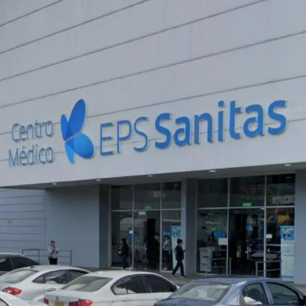 EPS Sanitas niega su liquidación en Colombia y aclara que seguirá operando, ofreciendo planes complementarios y otros servicios.