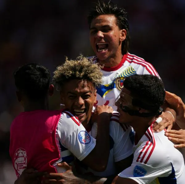 Venezuela derrotó 1-2 a Ecuador en su debut en la Copa América: detalles y videos de los goles.