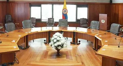 Análisis sobre supuesta chuzada a Corte Constitucional