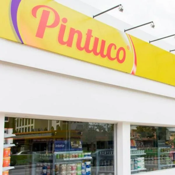 Almacen de Pintuco, marca de Colombia que hizo cambio en su logo