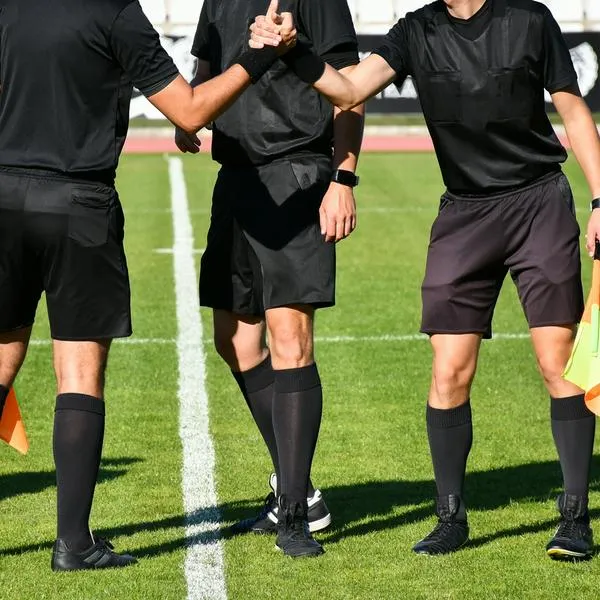 Árbitros que serían expulsados del fútbol colombiano por amaño de partidos