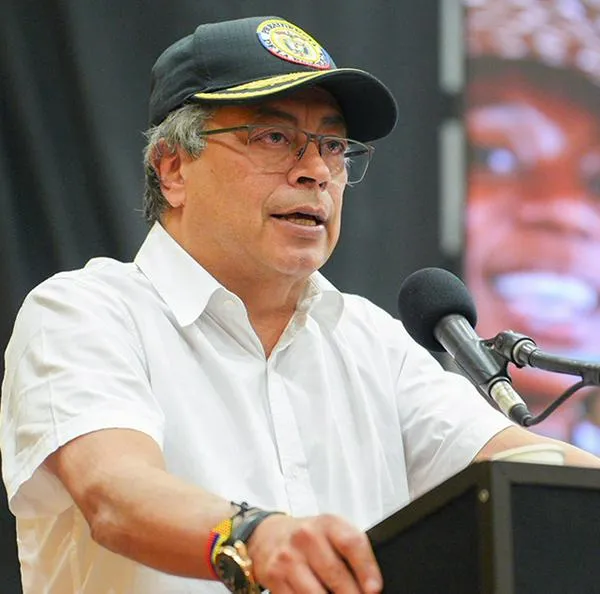 Gustavo Petro responde a escándalo de posibles chuzadas a magistrados