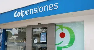 Colpensiones y 5 sindicatos firmaron acuerdo para mejorar el salario de miles de trabjadores y otros beneficios. Le contamos de qué se trata.