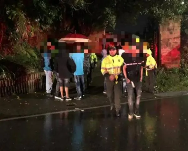 En La Ceja, 50 menores de edad fueron sorprendidos en una fiesta clandestina y sus padres tendrán que pagar el comparendo