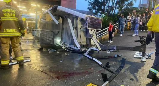 Metrocable Medellín se cayó hoy y así fueron momentos de angustia: hay videos