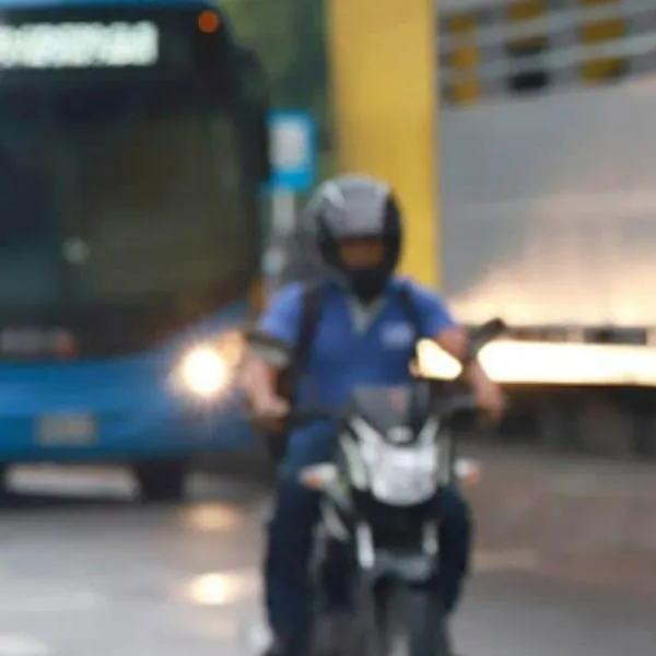 Conductores en nota sobre cuánto vale multa por invadir carril del Mío