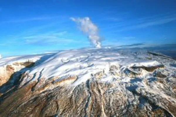 Volcán nevado del Ruiz en alerta amarilla