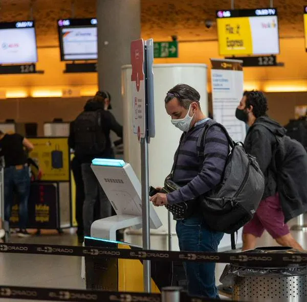 En los últimos dos meses aumentó la población que, si pudiera, se iría del país: encuesta de Invamer