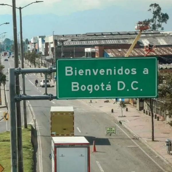 Foto de entrada a Bogotá, en nota de cómo es pico y placa en retorno a Bogotá el 1 de julio en carros pares e impares