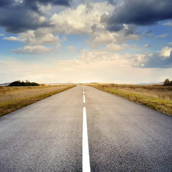 Significado de las líneas en las carreteras. 