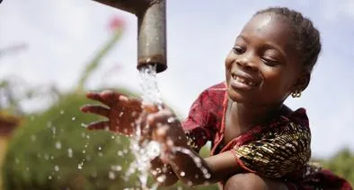 Gobierno Petro confirma que cambiará vigencias futuras: irán para agua y no a vías