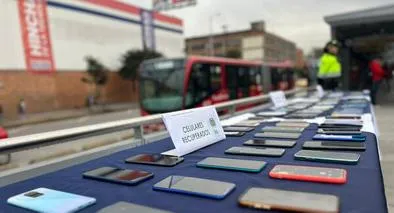 Policía recuperó celulares robados en Transmilenio: ¿cómo consultar si está el suyo?