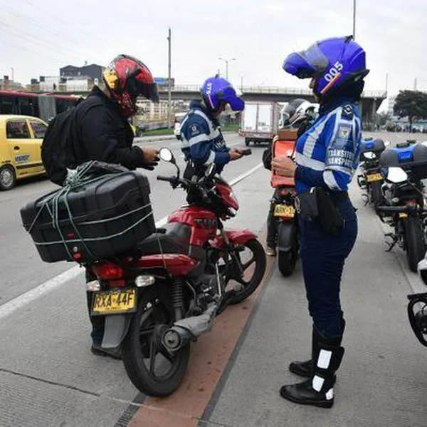 Agente de tránsito resulta gravemente herido tras accidente en el barrio Tunal, Bogotá