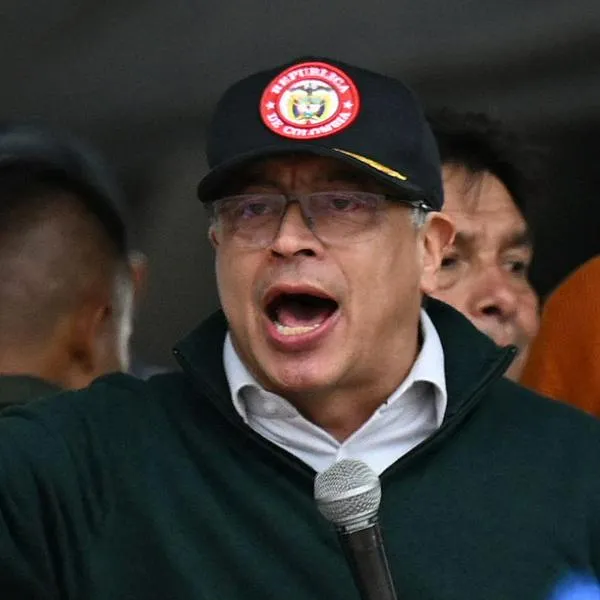 Gustavo Petro crítico a la FLIP dice que es de exvicepresidente Francisco Santos