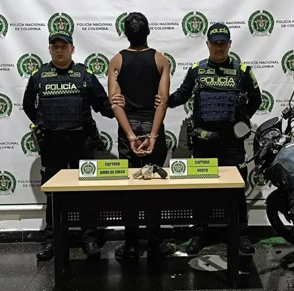 Casa por cárcel para el hijo de Iván René Valenciano por hurto en Medellín