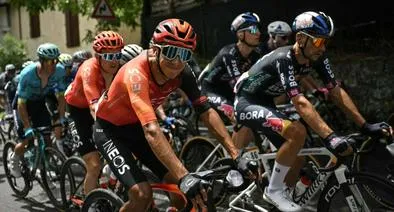 Foto de Egan Bernal, en nota sobre clasificación general Tour de Francia 2024  en etapa 1 