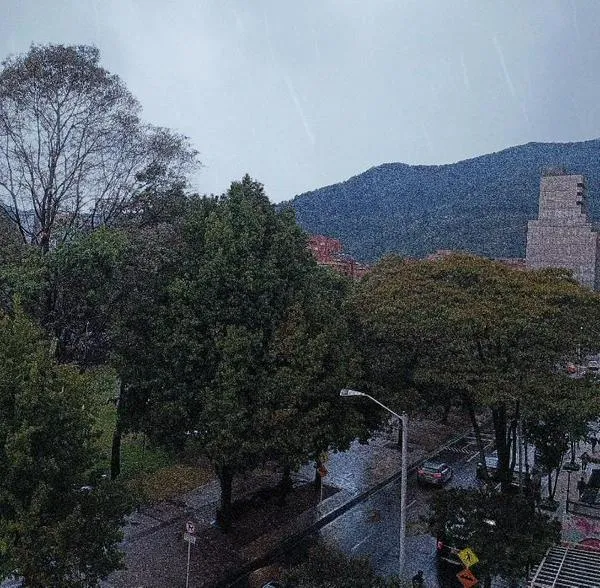 Graniza en Bogotá. 