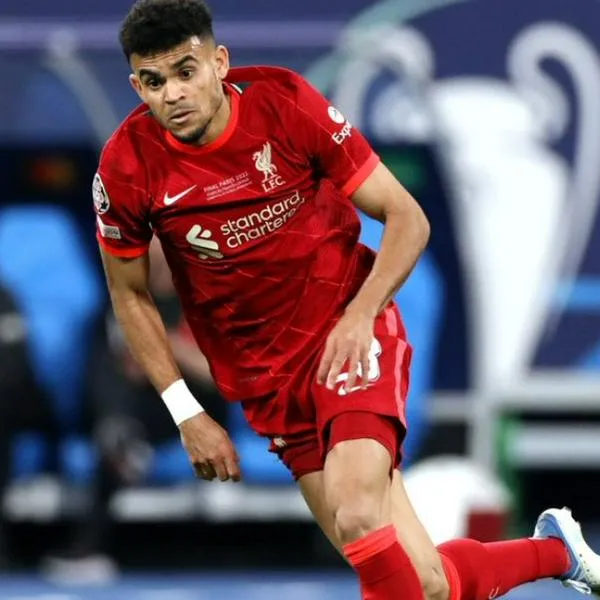 Foto de Luis Díaz, en nota de qué dicen del jugador en Liverpool sobre salida otra vez en la próxima temporada