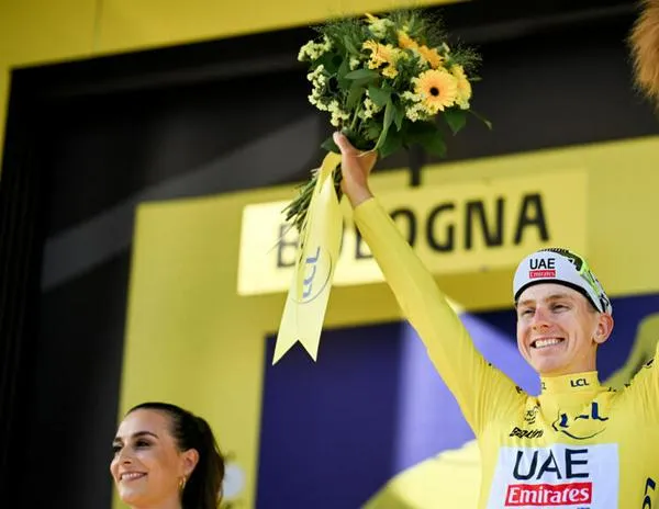 Tour de Francia: Pogacar se viste de amarillo y confirma su puesto de favorito