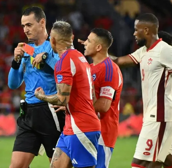 Revelan parte de los audios del VAR de Chile vs Canadá: ¿Wilmar Roldán, en problemas?