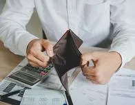 ¿Está endeudado? dicen que deberá pasar en Colombia para que pueda saldar sus pendientes