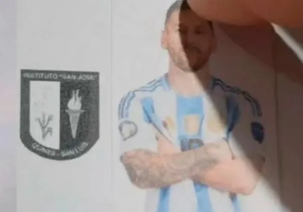 EN VIDEO: Profe calificó exámenes con números de la Selección Argentina