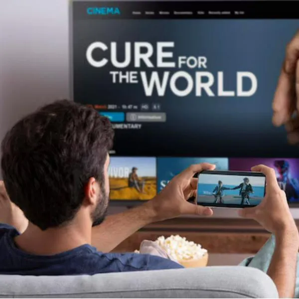 ¿Por qué no puede duplicar la pantalla de mi celular al televisor? 