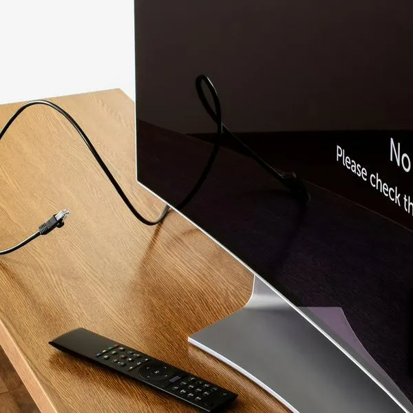 ¿Qué pasa si desconecto el televisor sin apagarlo? 