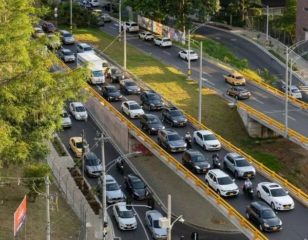 Mesa de expertos analizó el caos vial de Bogotá y propone alternativas a pico y placa