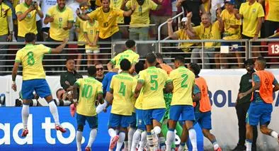 Gol de Brasil contra Colombia en Copa América. 