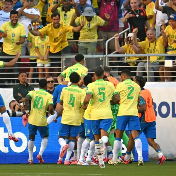 Gol de Brasil contra Colombia en Copa América. 