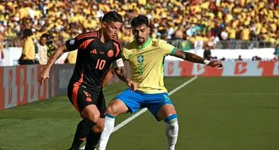 James Rodríguez cerca de un golazo. 
