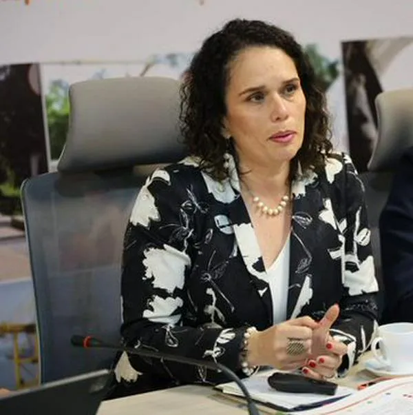 Partido conservador negó nexos con la nueva ministra de Trasportes, María García