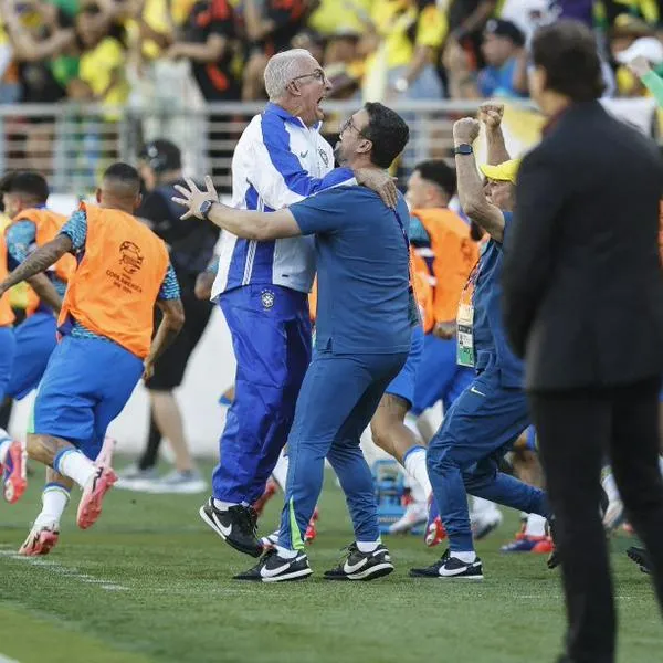 Dórival Junior, furioso con el árbitro de Colombia-Brasil.