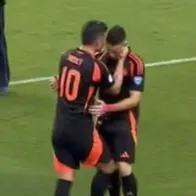 Conmovedor video de James Rodríguez con Santos Borré: el '10' hizo de líder con el caído