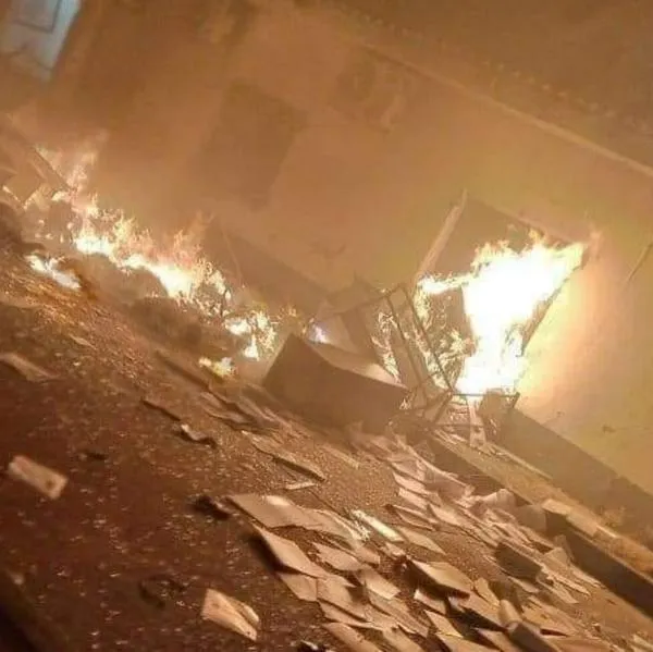 Manifestantes incendian alcaldía de San José de Uré, Córdoba, en medio de protestas 