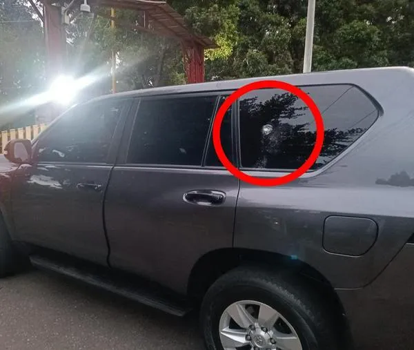 Disparan contra camioneta de la UNP asignada al esquema de seguridad de la Casa de Nariño