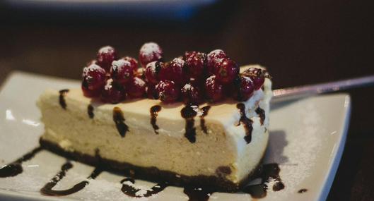 Receta de tarta de queso con frutos rojos: este es el paso a paso.