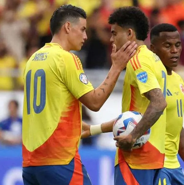 Foto de Luis Díaz con James Rodríguez, en nota de cuánto valen carros de jugadores de Colombia en Copa América