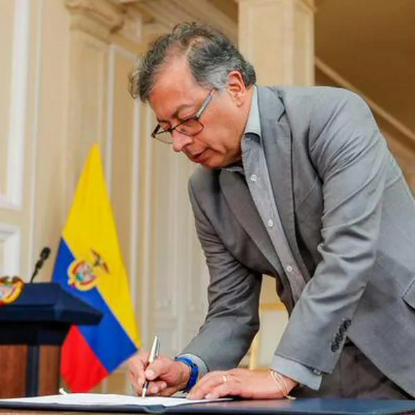 Petro defendió contrato entre Migración y la Imprenta para cédulas de extranjería