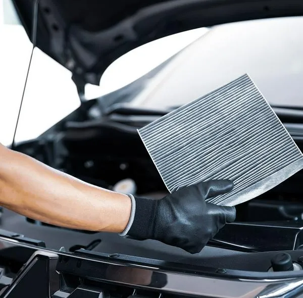 ¿Qué incluye el mantenimiento general de un carro?