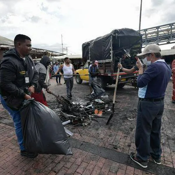 Autoridades investigan incendio en casetas de vendedores ambulantes en Suba