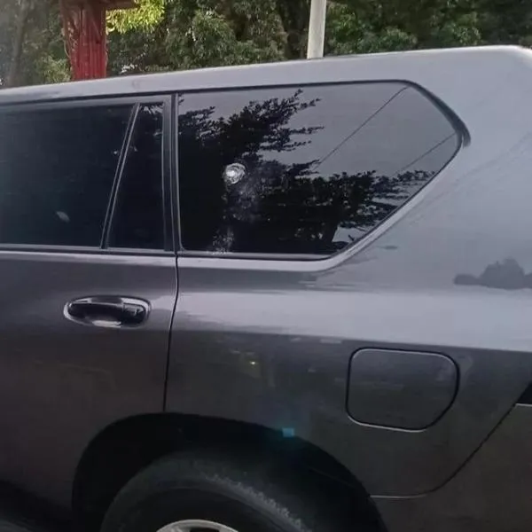Descartan ataque con arma de fuego a camioneta de Juan Fernando Petro