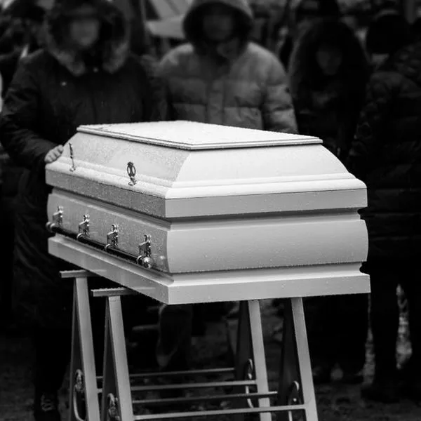 Madre e hijo murieron con 72 horas de diferencia; a ella le cayó árbol y a él lo mataron